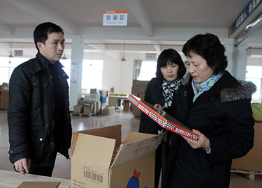 國家質(zhì)檢總局考核驗(yàn)收專家組抽取浙江新云木業(yè)集團(tuán)有限公司進(jìn)行核查驗(yàn)證